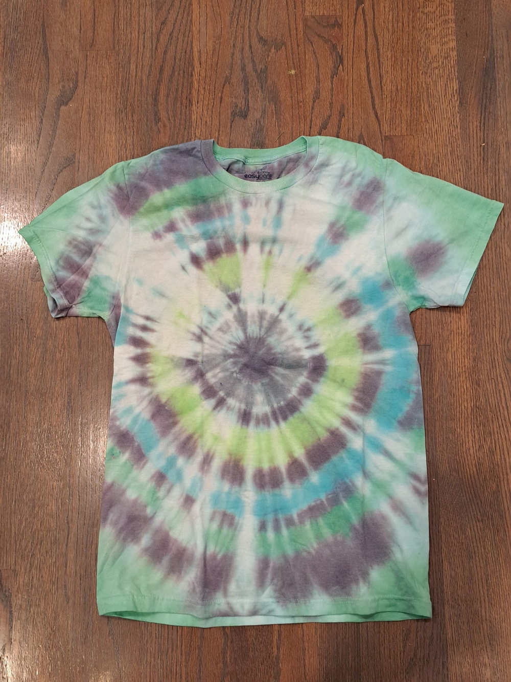Tie-Dye Spiral Unisex Tee in Green, Blue & Gray